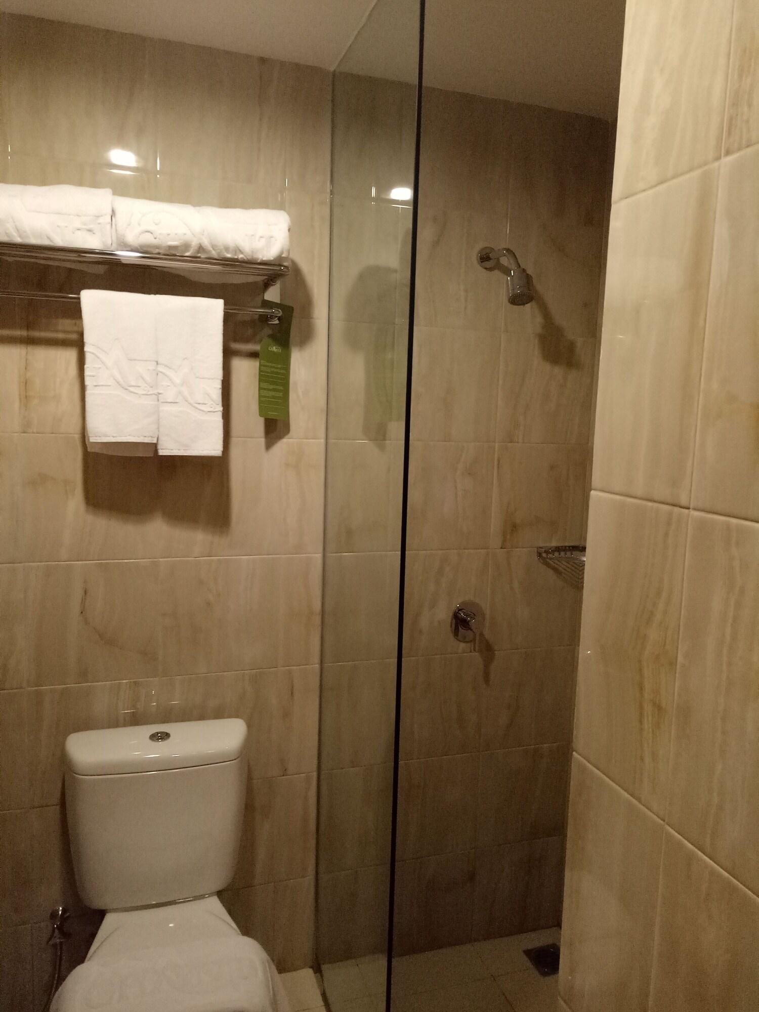 Hotel Chanti Managed By Tentrem Hotel Management Indonesia Semarang Exteriör bild